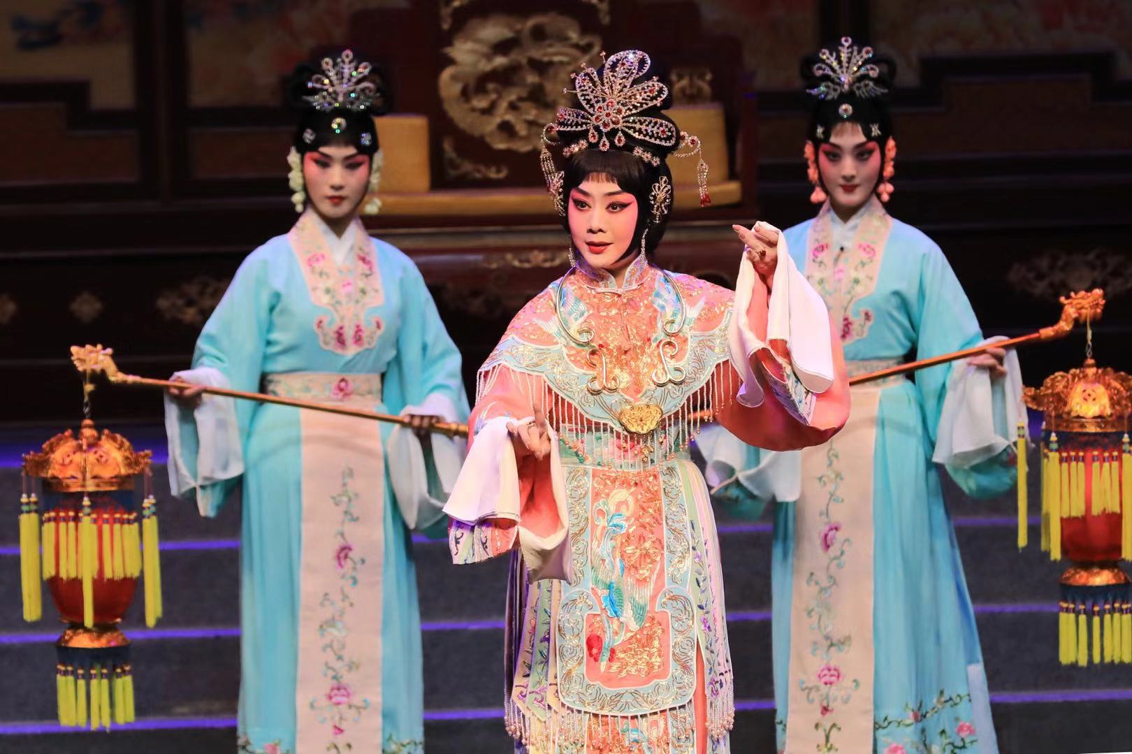 京剧移植粤剧经典 于魁智李胜素情动《帝女花》