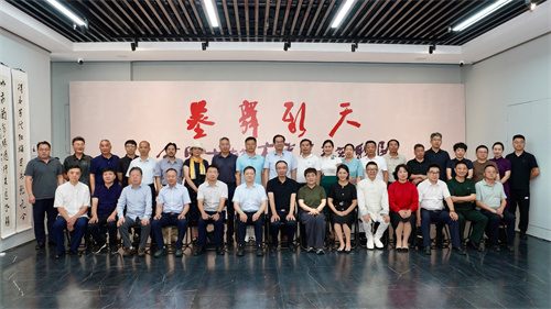 1.合影.jpg