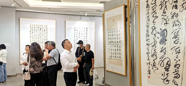 五月风三军过后尽开颜如皋张建军许建军吴建军书法联展开展