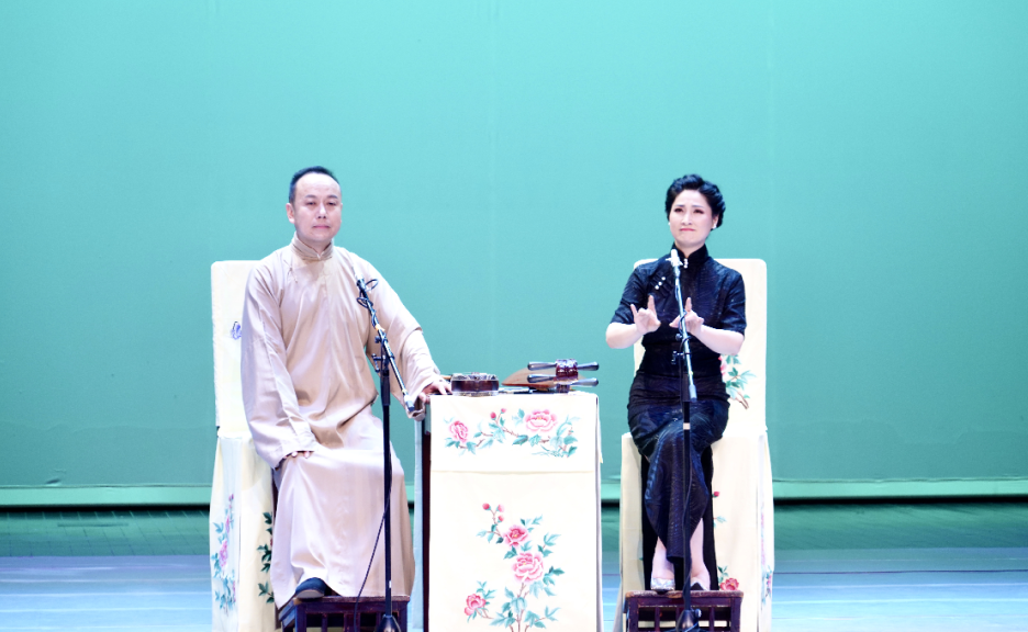江苏曲艺牡丹飘香｜体物察情，她为“中国最美声音”增色添暖