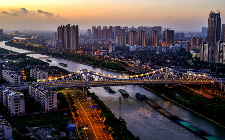 《影像运河》——《大运河畔万象新》京杭大运河——常州段   方南屏 摄.jpg
