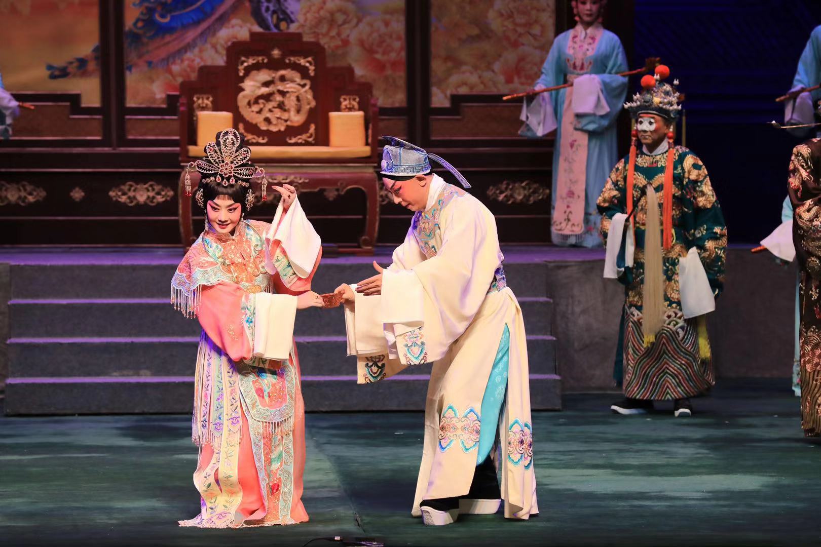 京剧移植粤剧经典于魁智李胜素情动帝女花