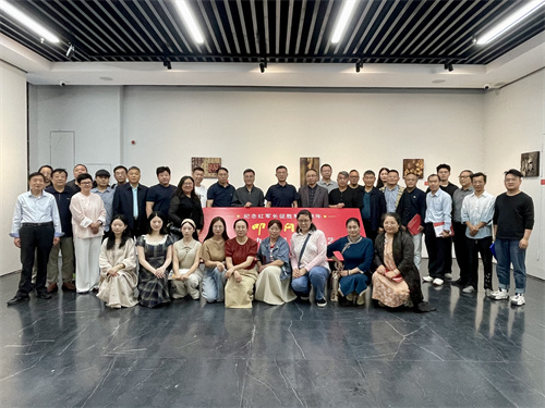座谈会代表合影.jpg