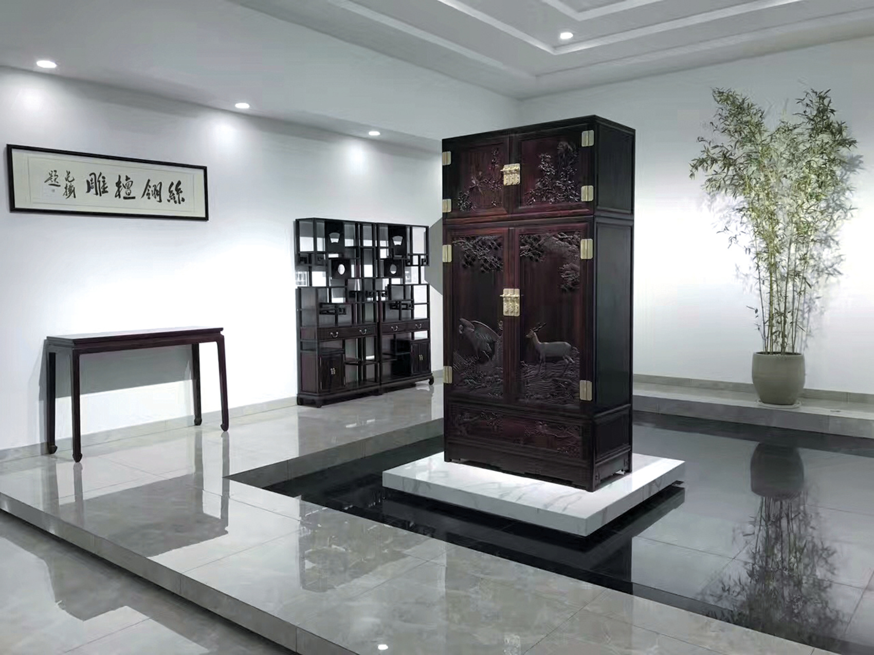 顶箱柜.jpg