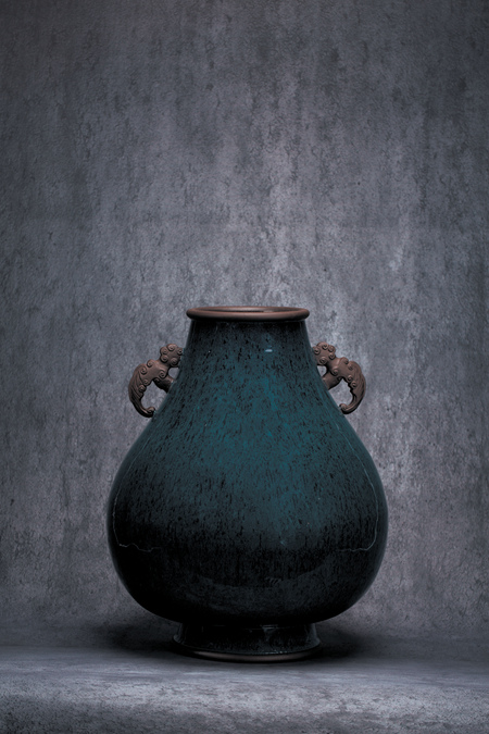 宜均釉如意耳胆式瓶---紫砂胎---直径38.8cm，高47cm.jpg