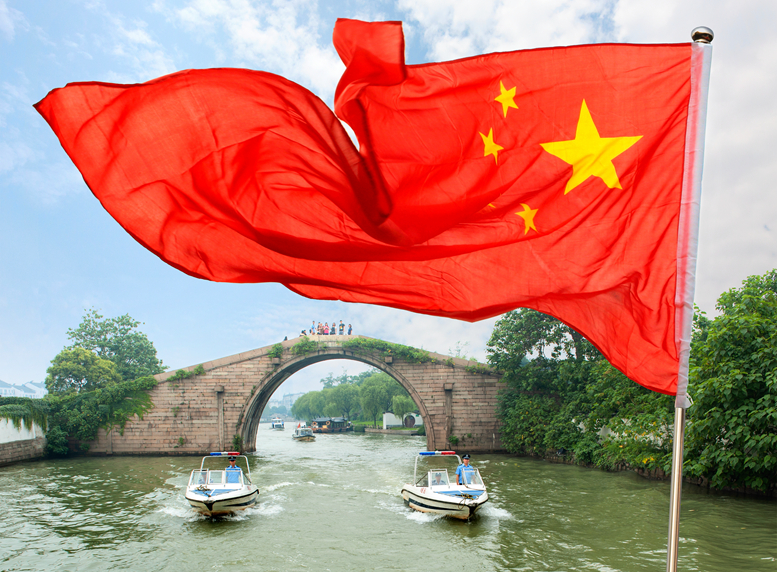 《影像运河》——《水上保障队》京杭大运河——镇江段   汪浩 摄.jpg