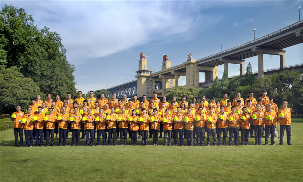 3.2019年5月，东南大学交通学院道路桥梁与渡河工程专业毕业合影  蒋澍摄.jpg
